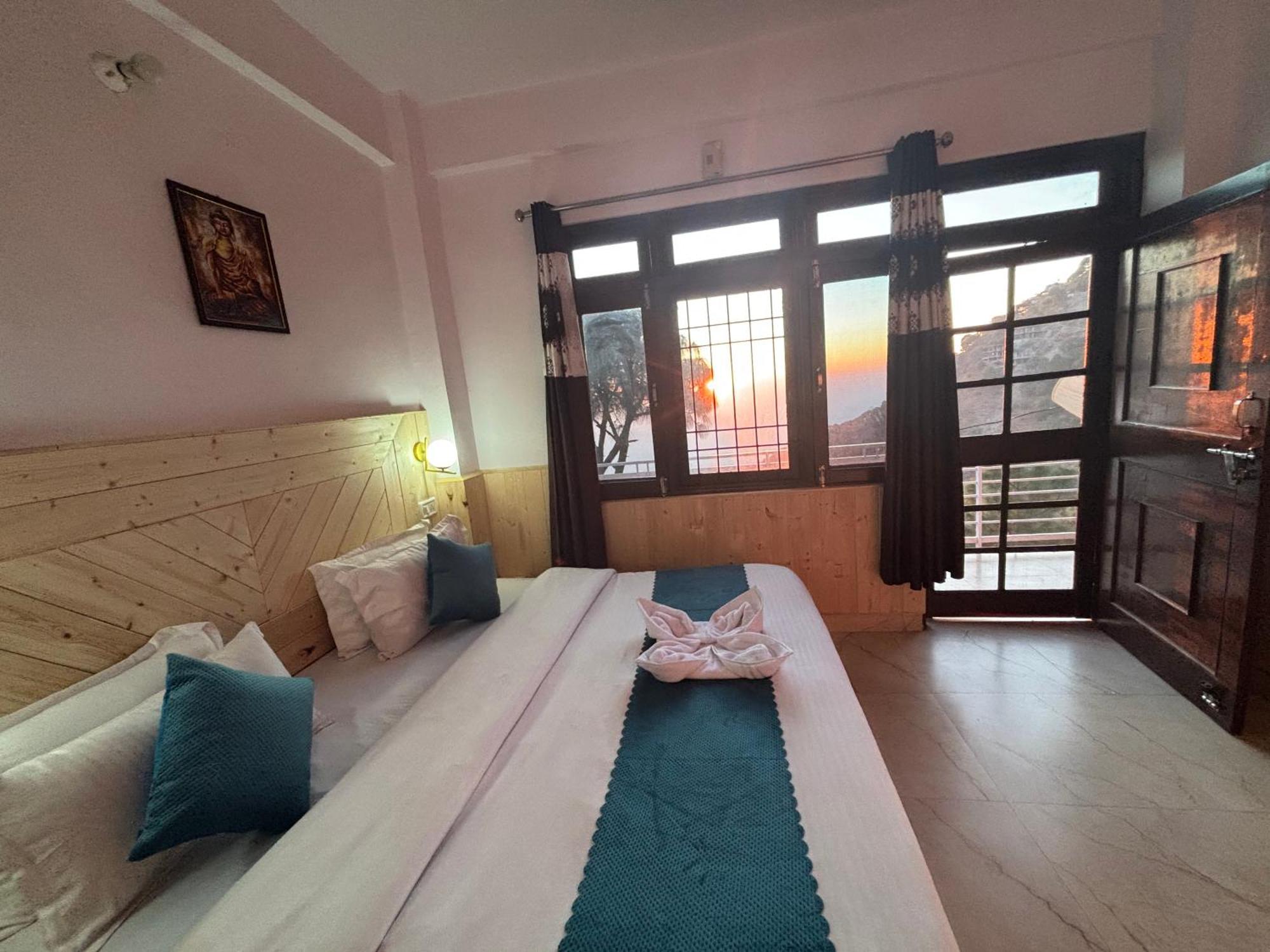 Urban Wave 2Bed Rooms By The North Edge Kasauli Exterior foto